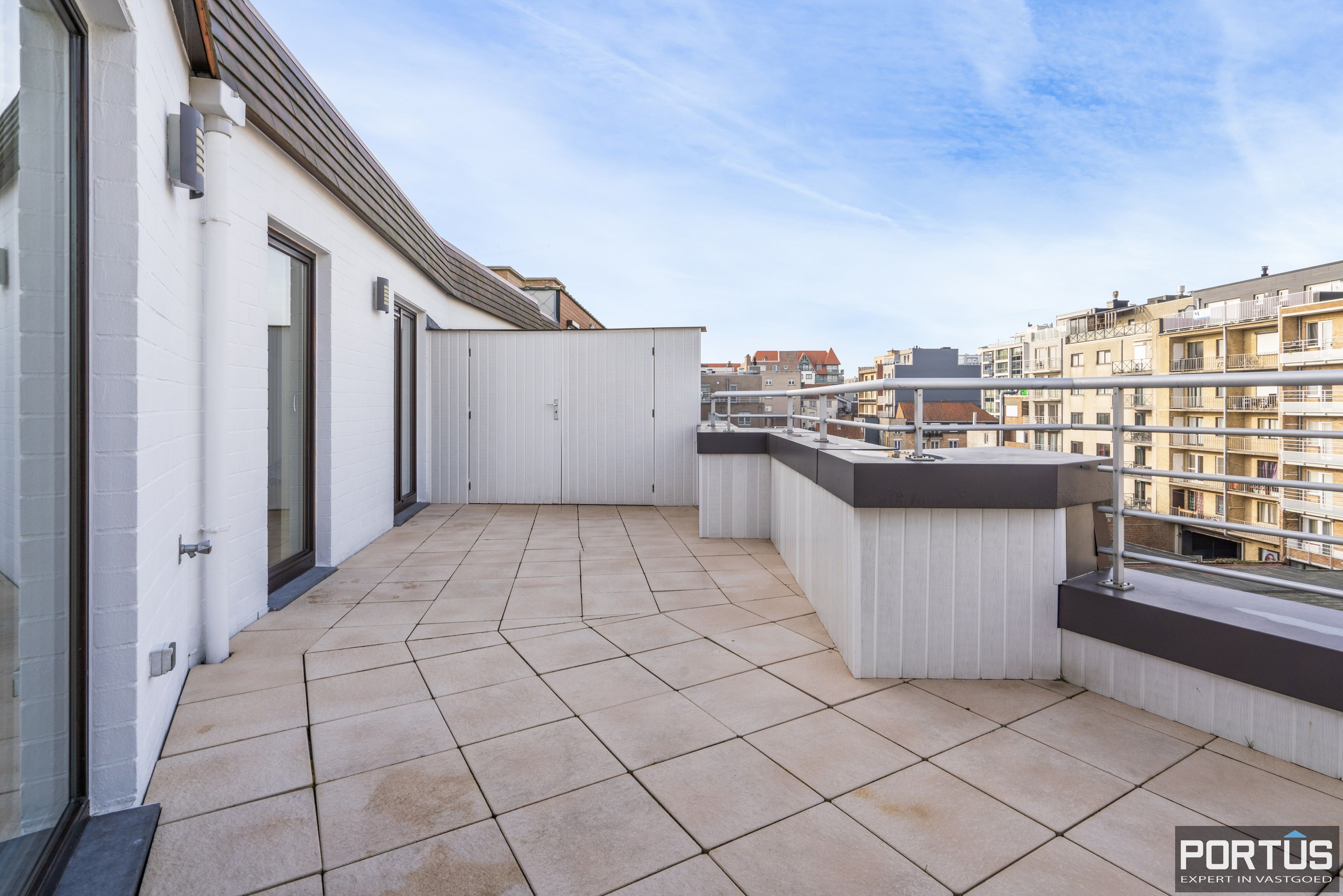 Penthouse met 2 zeer ruime terrassen te koop te Oostduinkerke - 14400