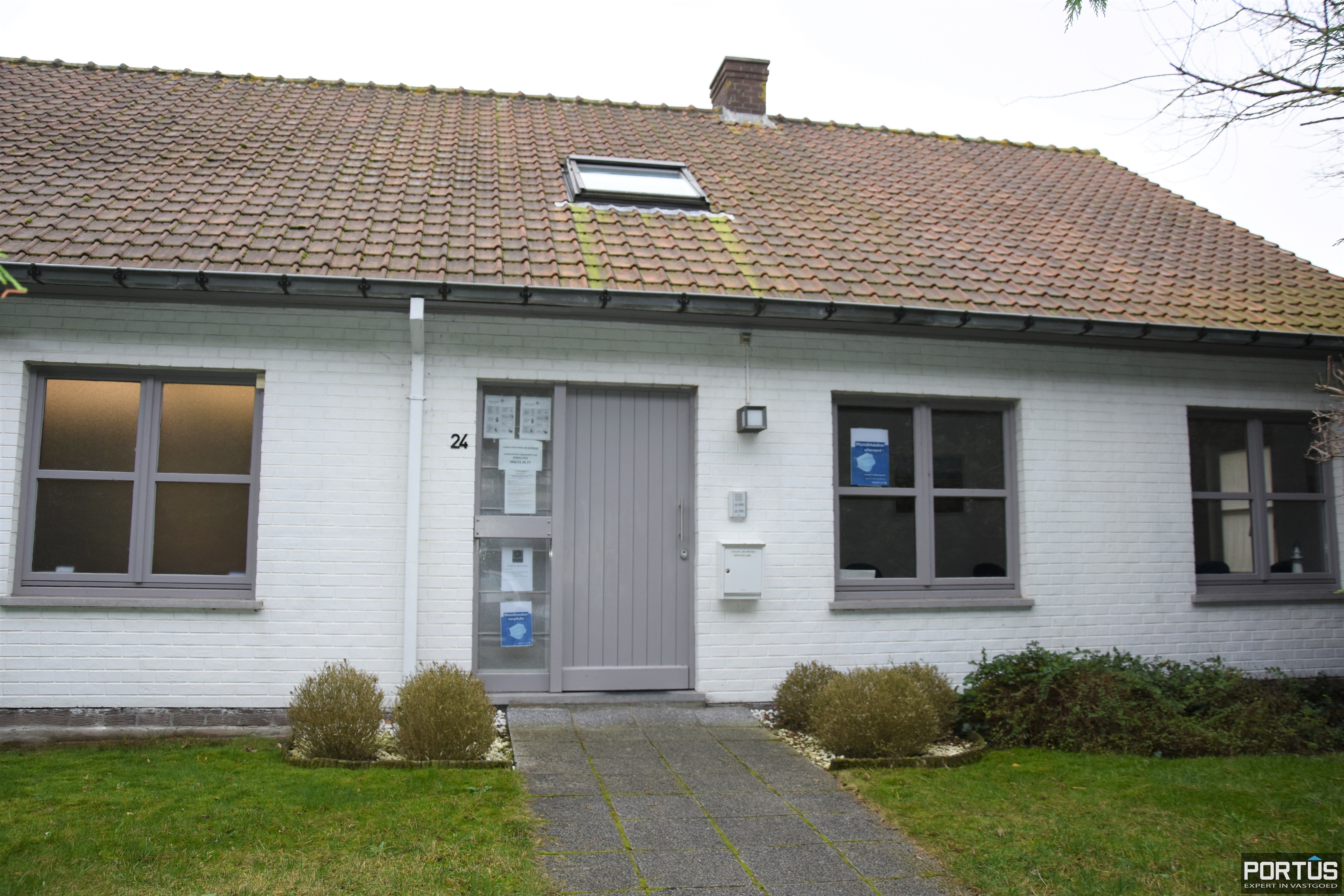 Ruime praktijkruimte te huur te Nieuwpoort-Bad