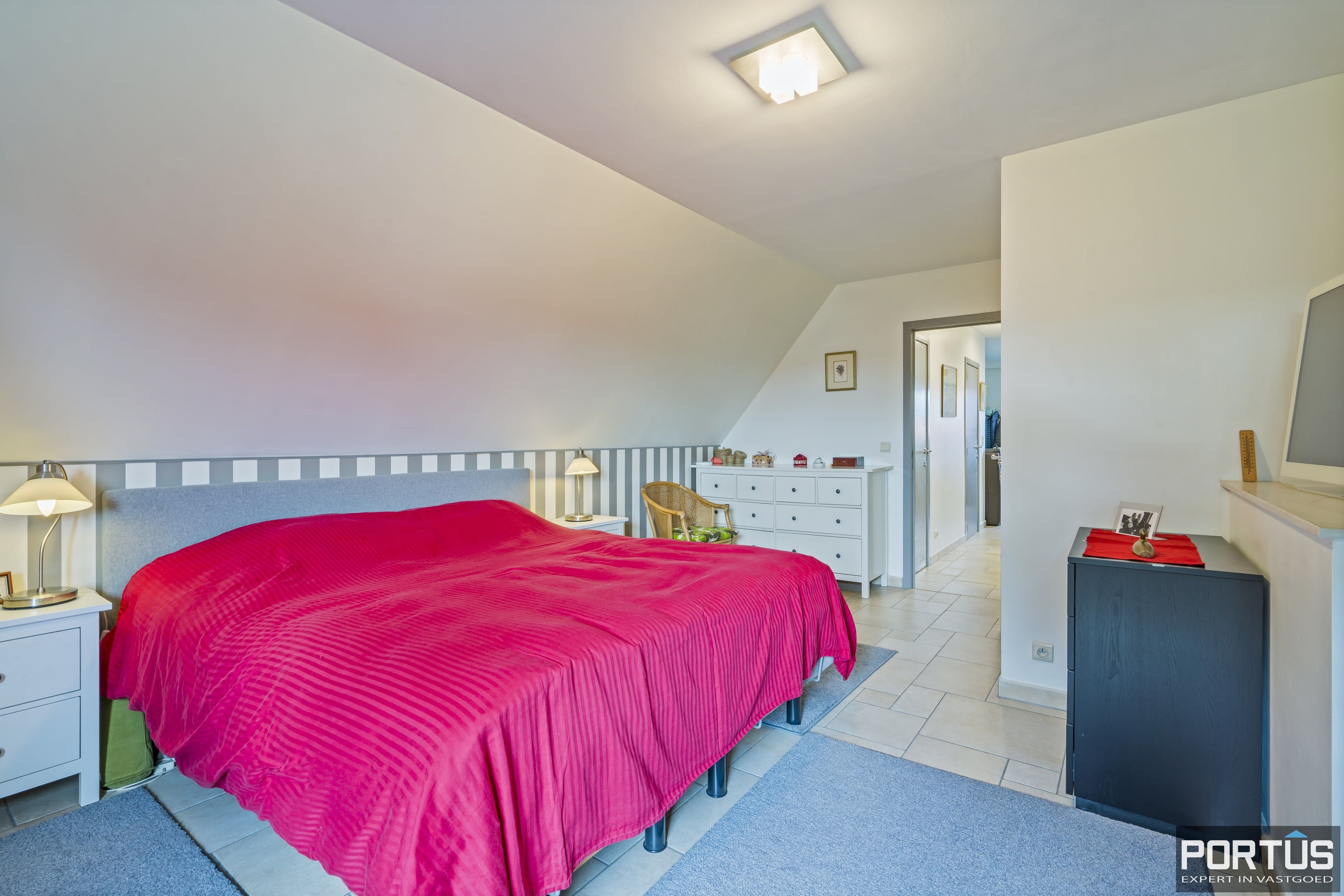 Ruim appartement te koop te Nieuwpoort met 4 slaapkamers - 16081