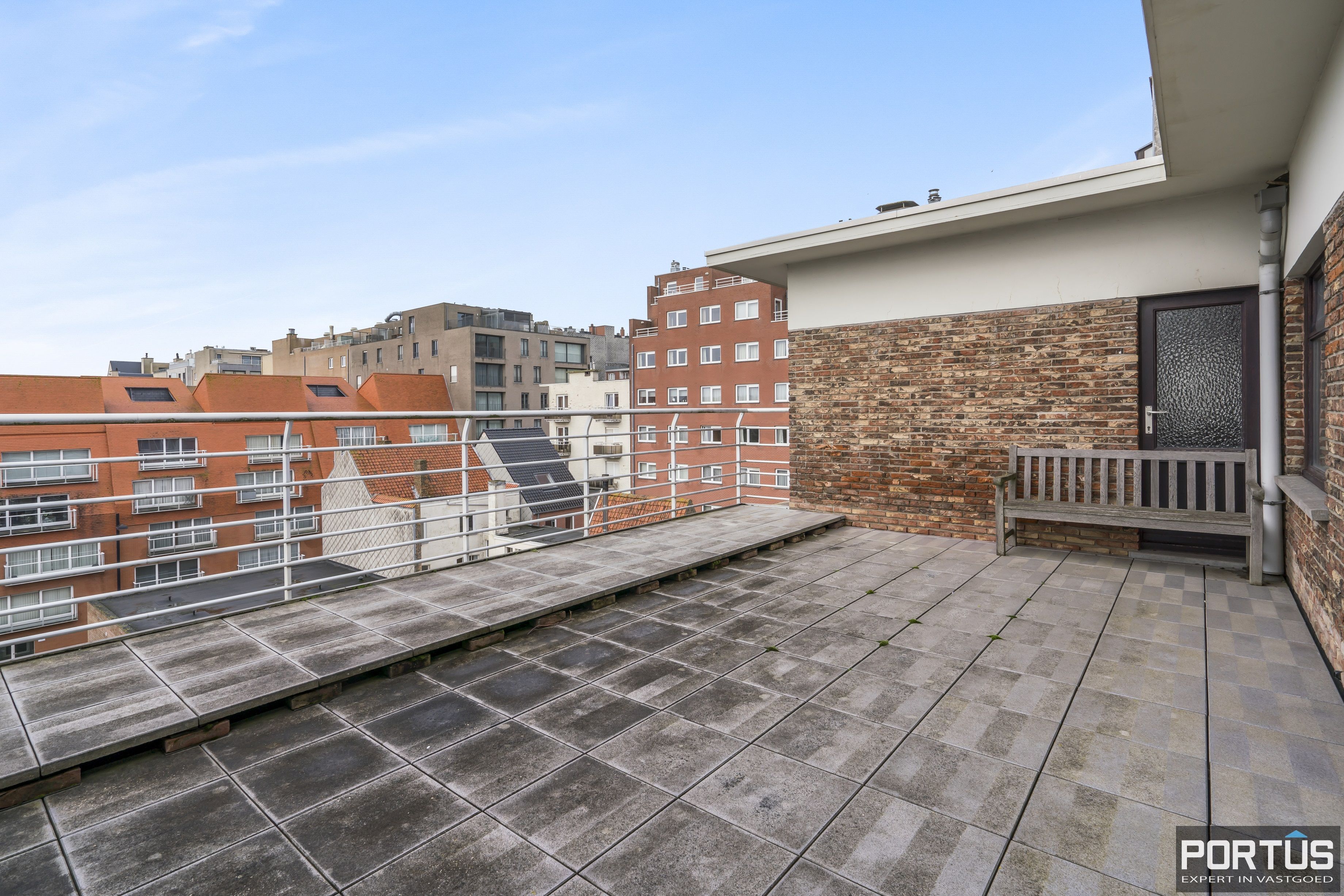Appartement met 3 zeer ruime terrassen te koop te Middelkerke - 16396
