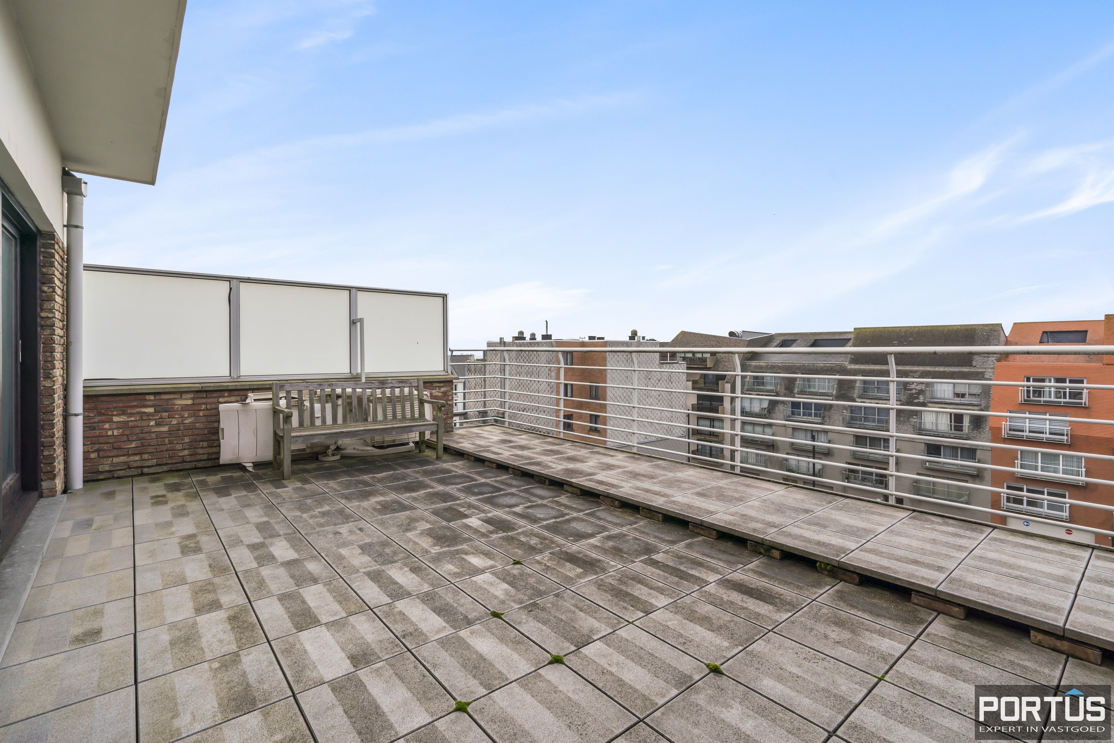 Appartement met 3 zeer ruime terrassen te koop te Middelkerke - 16397