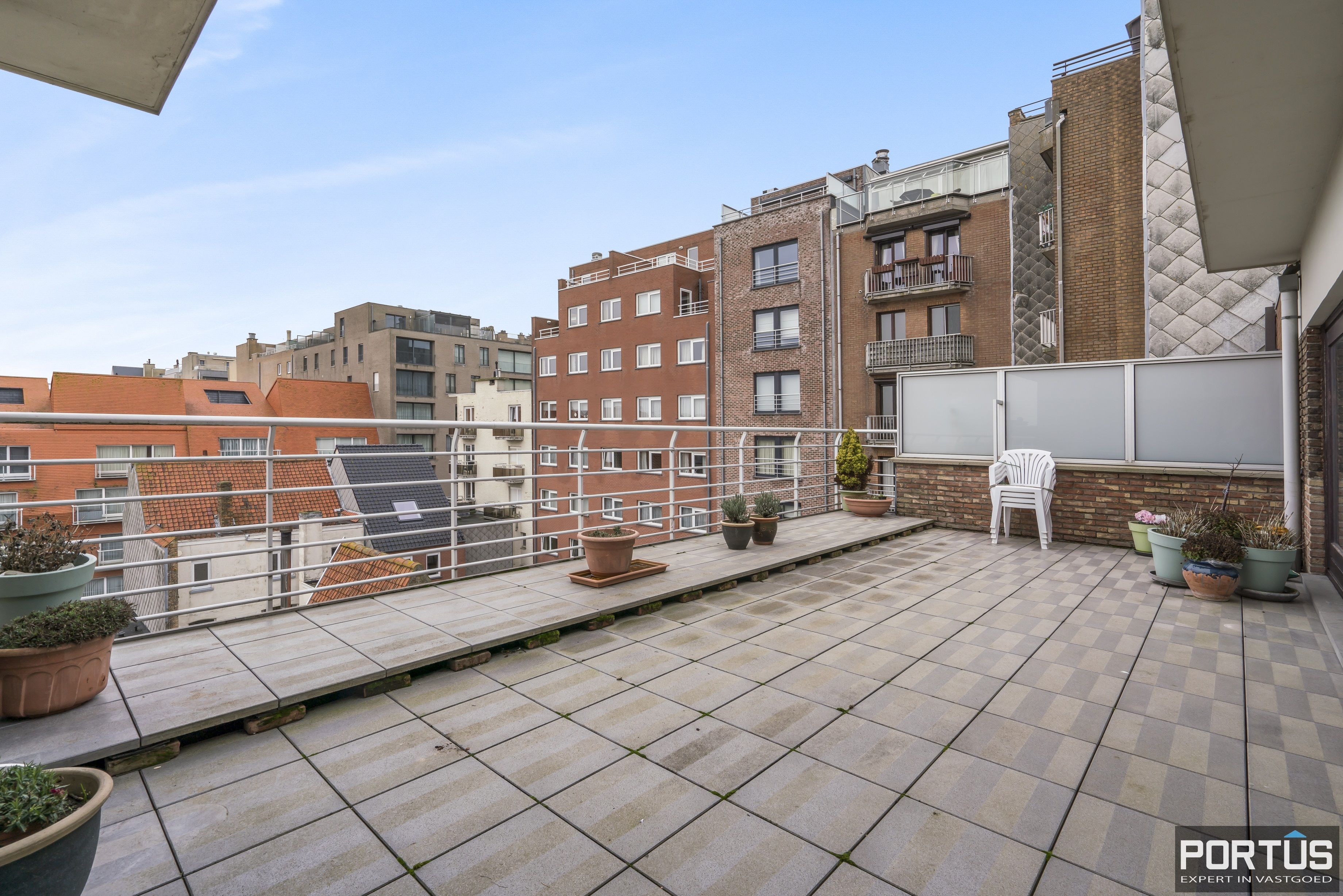 Appartement met 3 zeer ruime terrassen te koop te Middelkerke - 16404