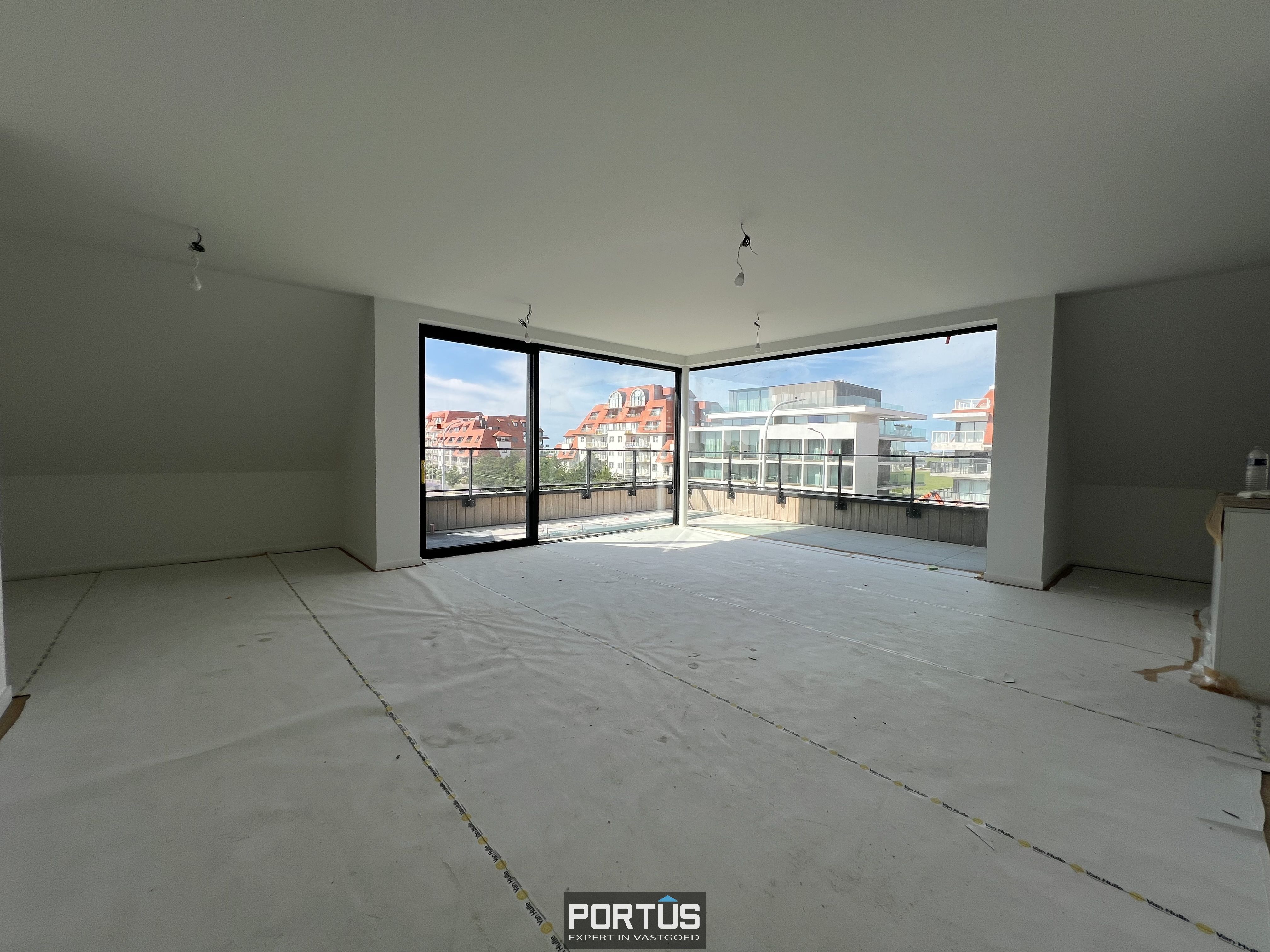 Instapklaar nieuwbouwappartement te koop met 2 slaapkamer in Residentie Portanic te Nieuwpoort