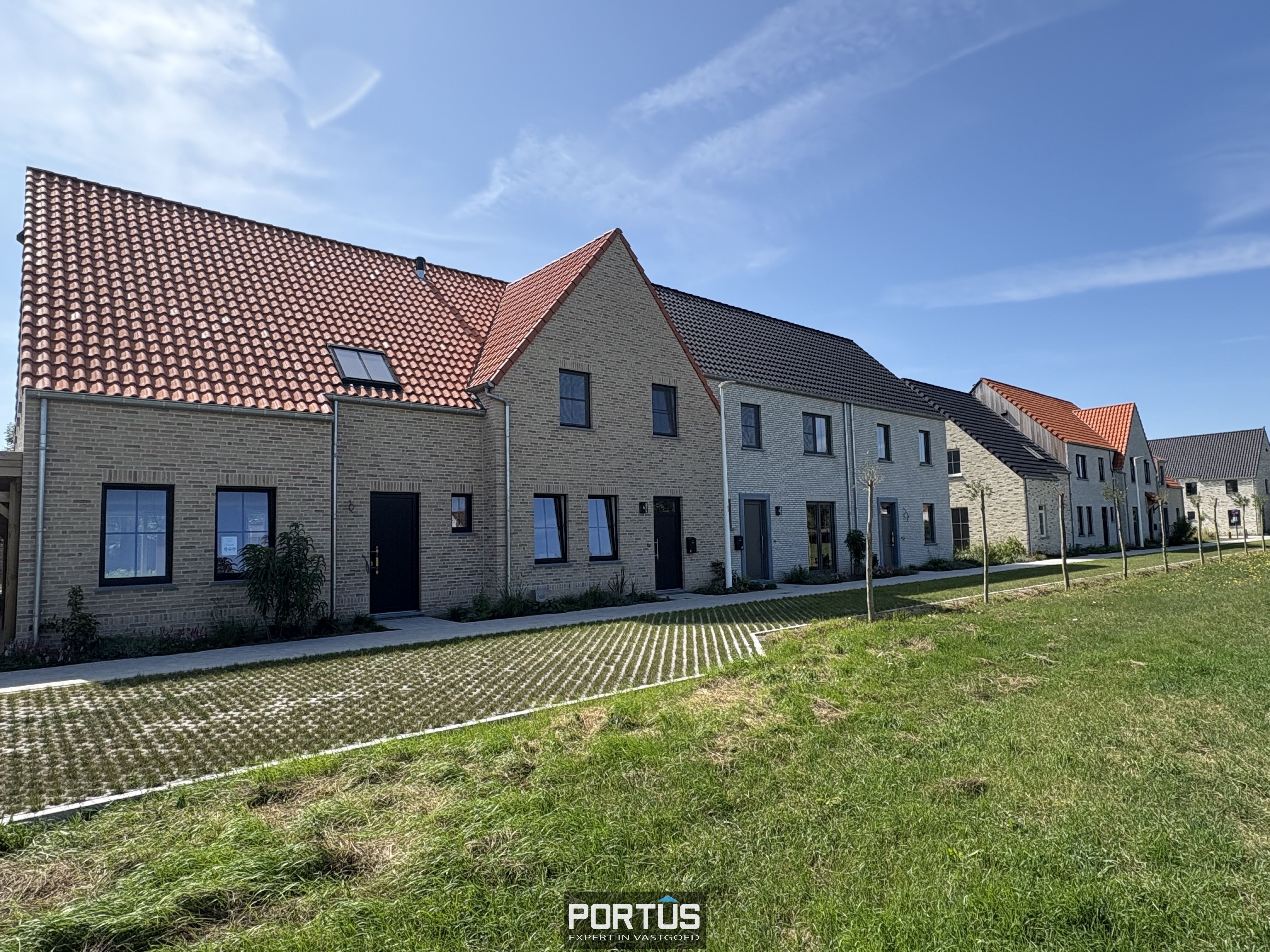 Energiezuinige nieuwbouwwoning met 3 slaapkamers en carport te koop 