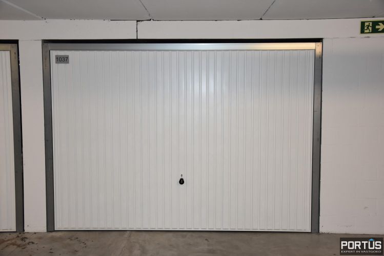 Gesloten ruime garagebox te koop te Nieuwpoort 15200